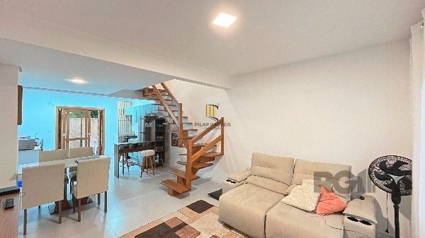Casa Condominio em Porto Alegre, no bairro Teresópolis, com 2 dormitório(s), e 2 banheiros, à venda.