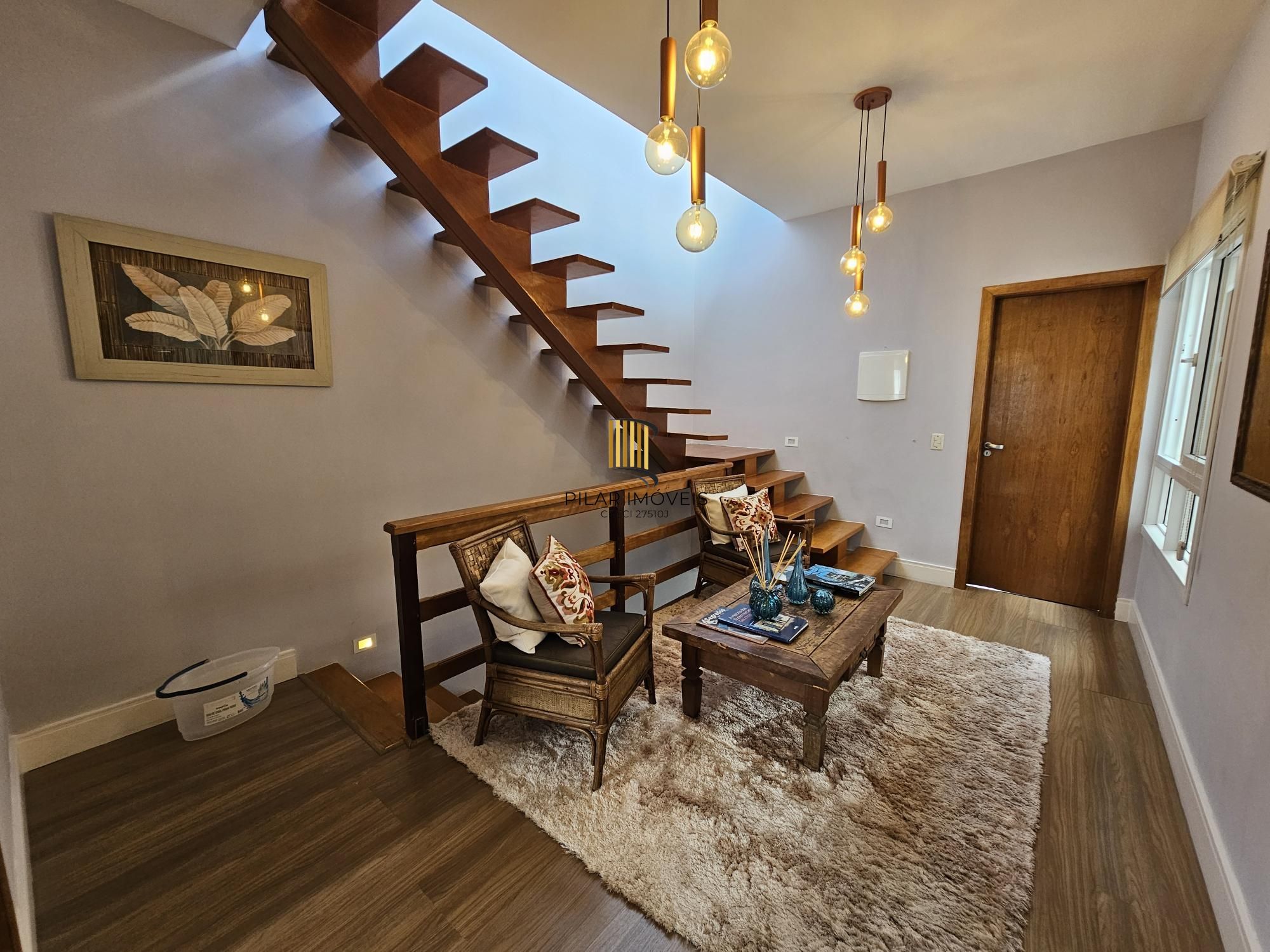 Casa 3 dormitórios no bairro Hípica