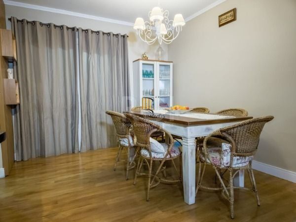 Casa em Porto Alegre, no bairro Vila Conceição, com 3 dormitório(s), e 3 banheiros, à venda.
