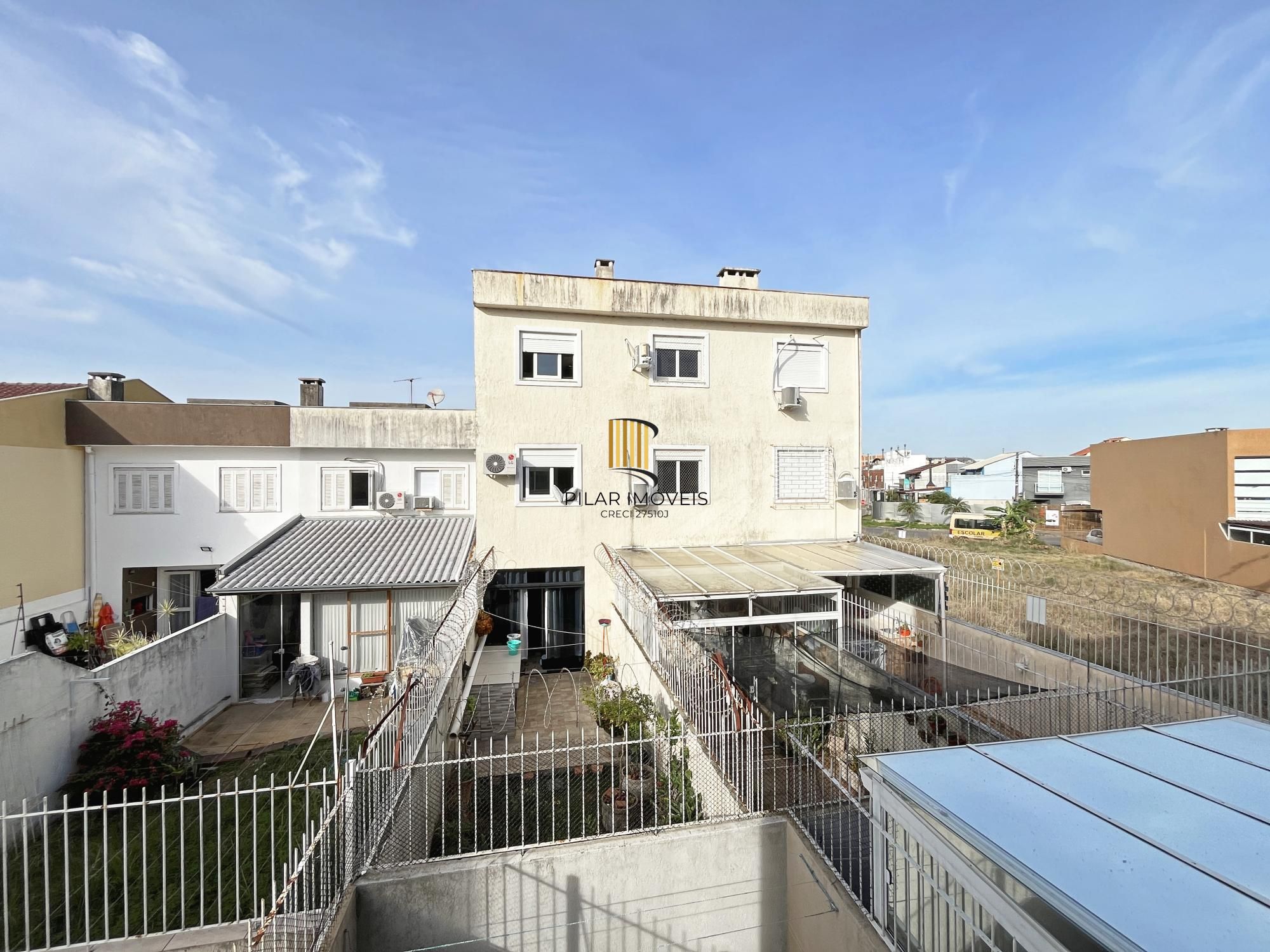 Casa 2 dormitórios no bairro Hípica