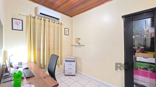 Casa 4 dormitórios no bairro Restinga