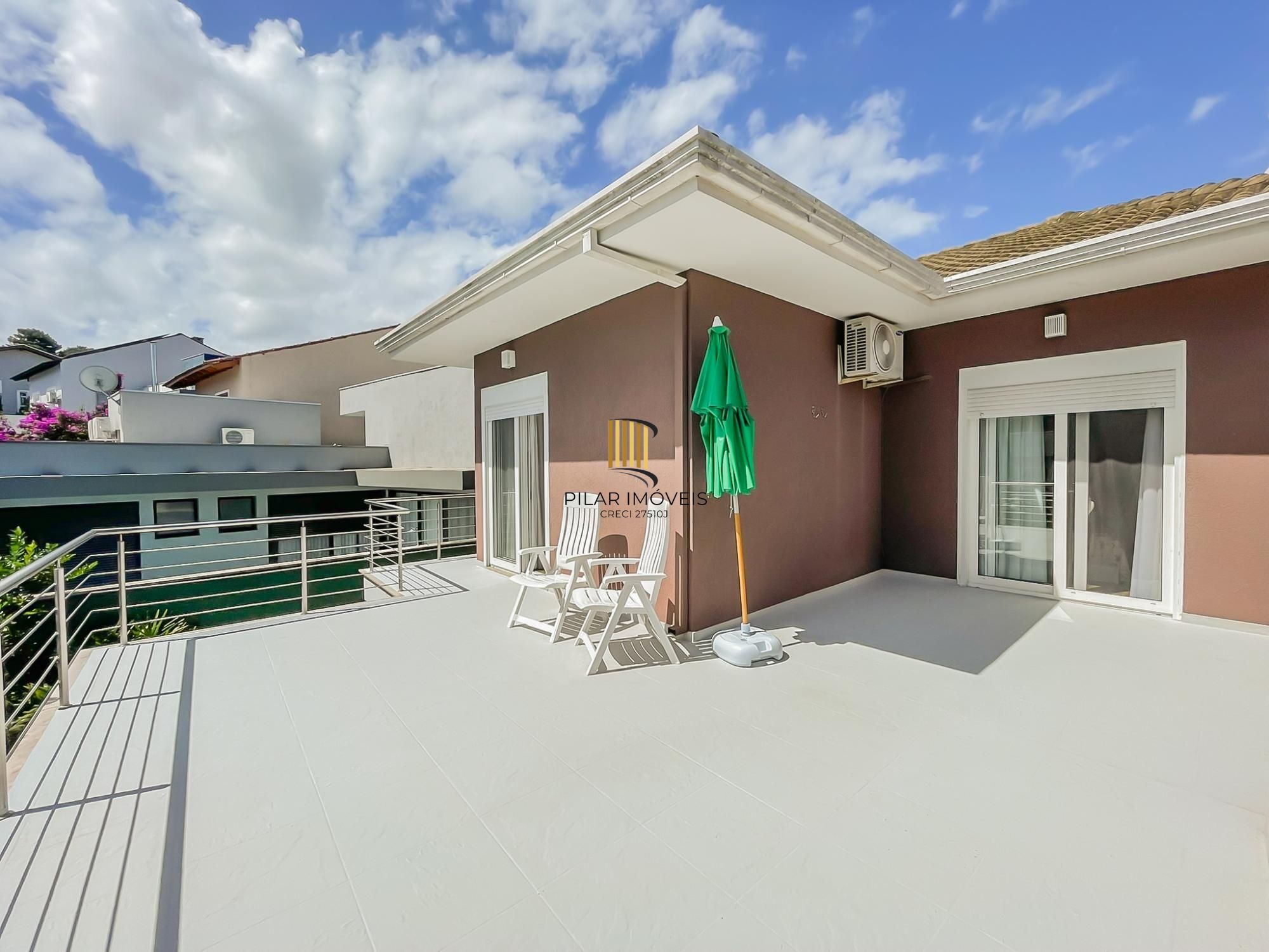 Linda e aconchegante casa em condomínio no Lagos de nova Ipanema