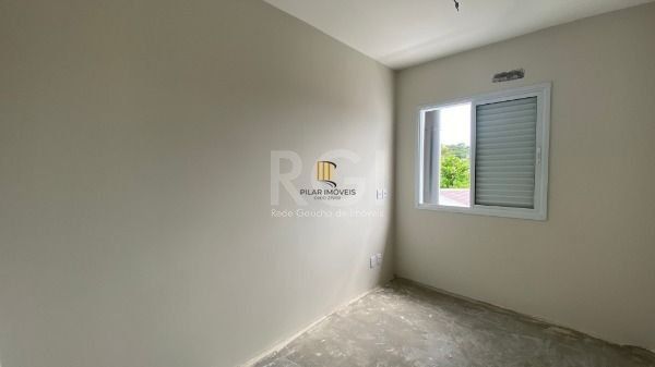 Casa para Venda - 137m², 3 dormitórios, sendo 1 suites, 2 vagas - Imperial Parque