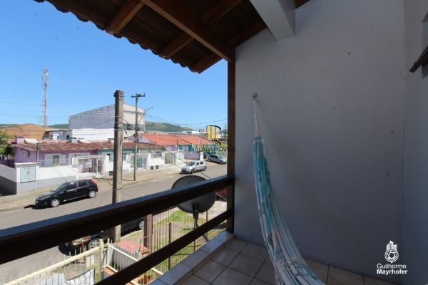 Casa 3 dormitórios no bairro Aberta dos Morros