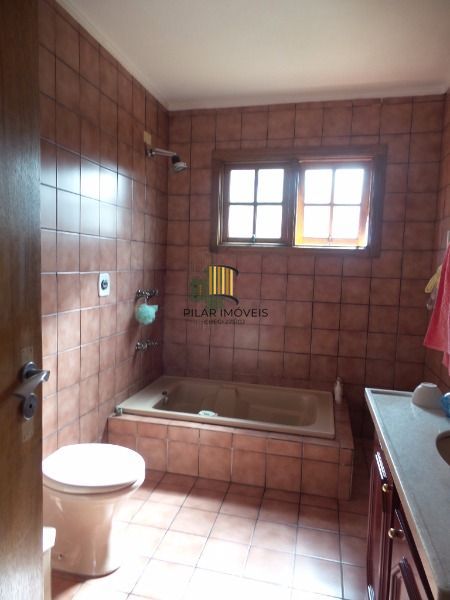 Casa para Venda - 287m², 4 dormitórios, sendo 1 suites, 4 vagas - Tristeza