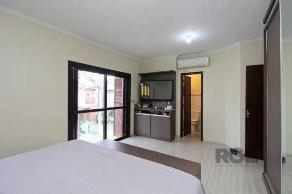 Casa Condominio para Venda - 137m², 3 dormitórios, sendo 1 suites, 3 vagas - Hípica
