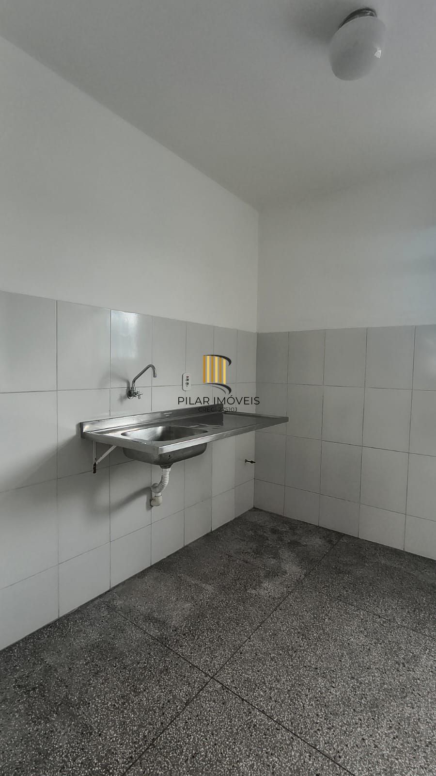 Apartamento de 2 dormitorios no bairro Camaquã