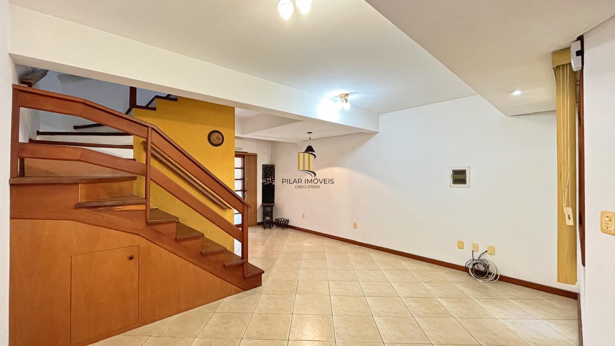 Casa Condominio para Venda - 96m², 3 dormitórios, sendo 1 suites, 2 vagas - Hípica
