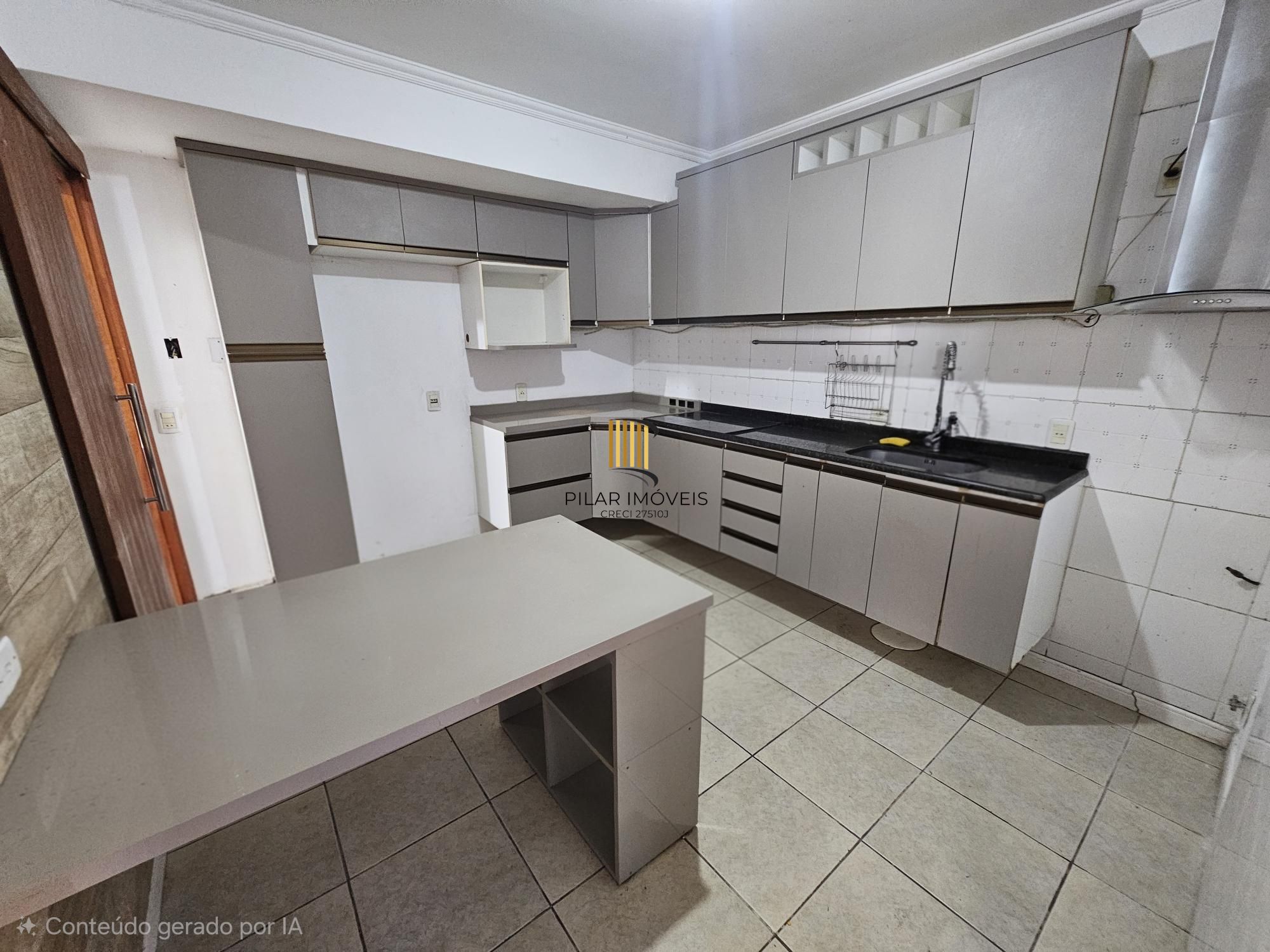 Casa com piscina para Venda - 189.91m², 3 dormitórios, sendo 1 suítes, 2 vagas - Hípica