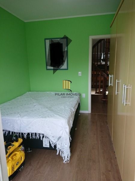 Casa em Porto Alegre, no bairro Espirito Santo, com 4 dormitório(s), e 4 banheiros, à venda.