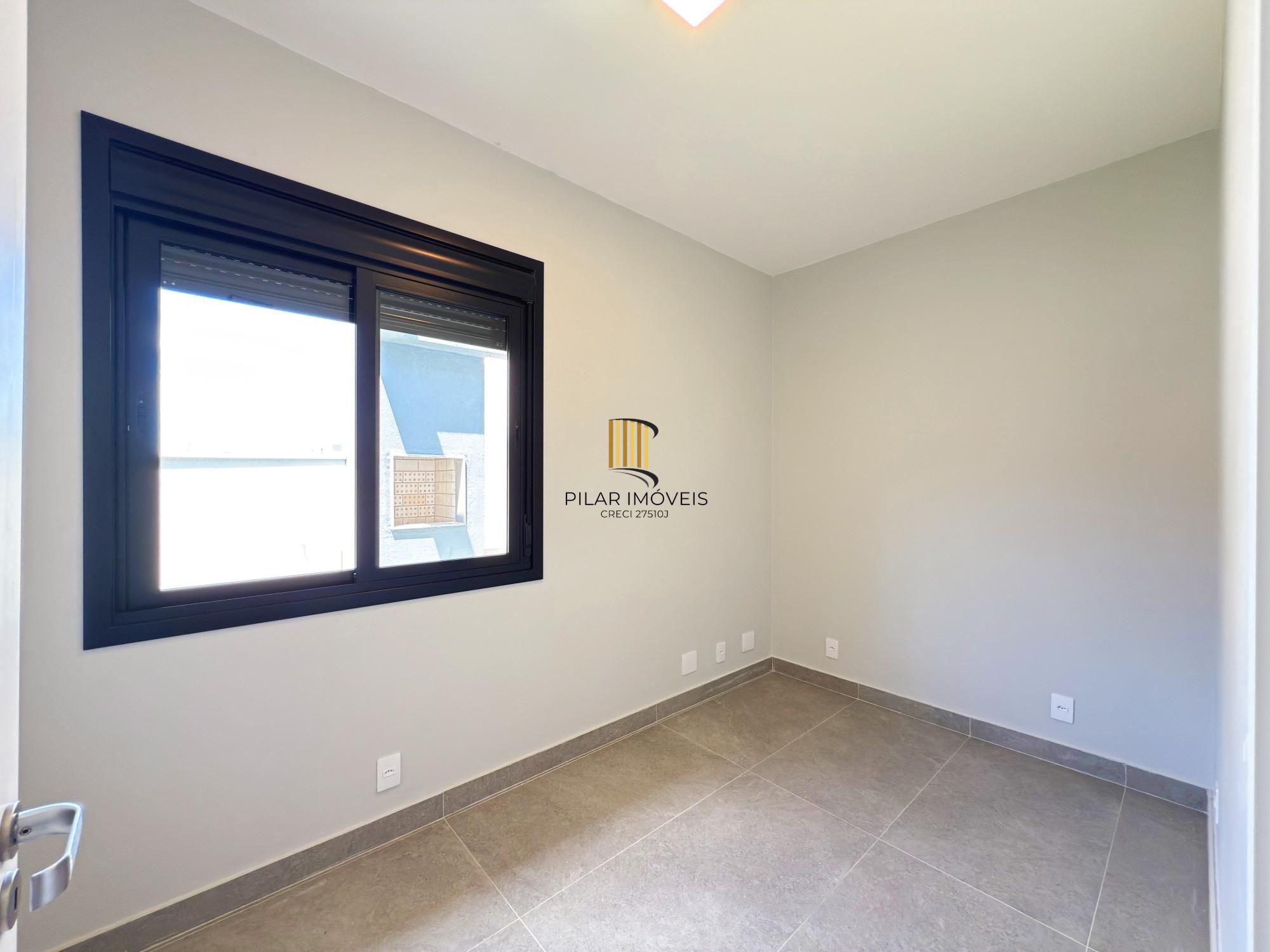 Residência nova em condomínio com 3 dormitórios