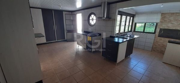 Sobrado para Venda - 246.69m², 3 dormitórios, sendo 1 suites, 2 vagas - Vila Nova