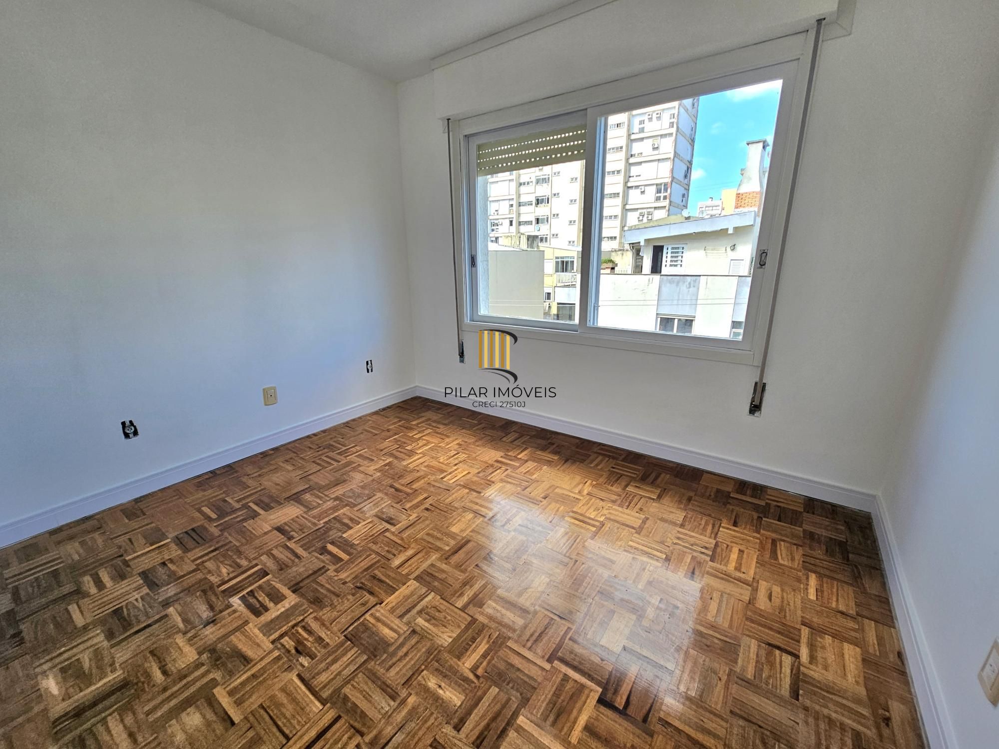 Apartamento para Venda - 102m², 3 dormitórios, sendo 1 suites, 1 vaga - Menino Deus