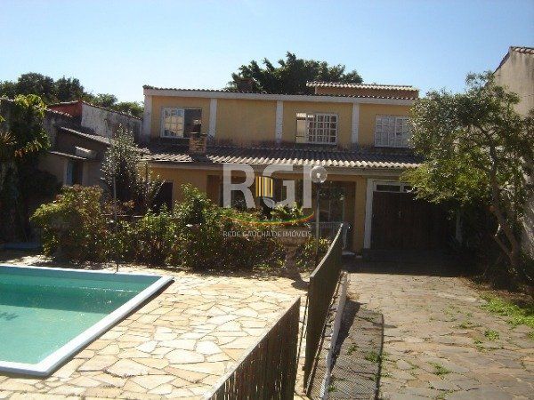 Casa para Venda - 150m², 4 dormitórios, sendo 2 suites, 6 vagas - Imperial Parque