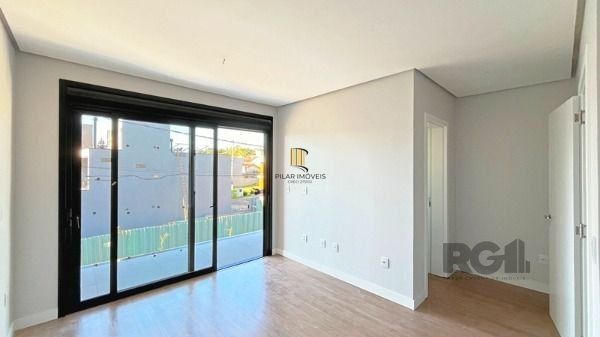 Casa Condominio em Porto Alegre, no bairro Ipanema, com 3 dormitório(s), à venda.