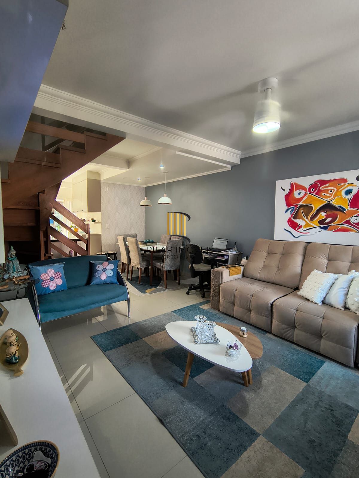 Otimo sobrado com 2 suites no bairro Guaruja