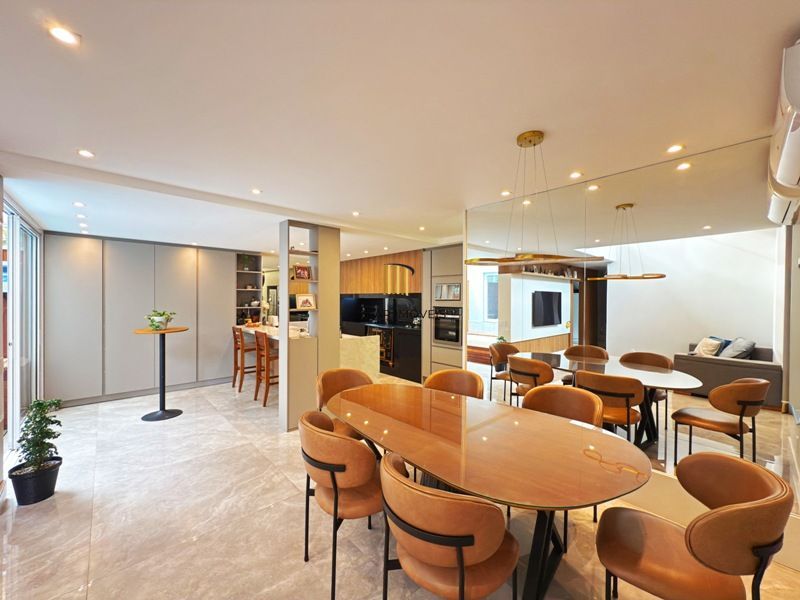 Casa 4 dormitórios no bairro Camaquã