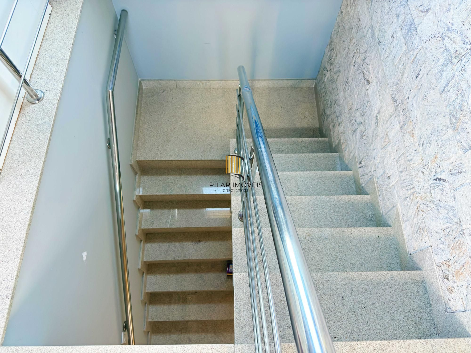 Em busca de uma casa espaçosa e cheia de comodidades no bairro Hípica