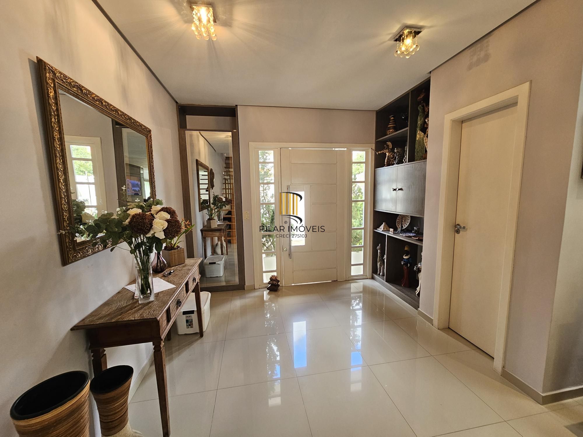 Casa 3 dormitórios no bairro Hípica