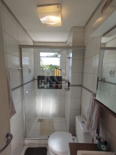 Apartamento em Porto Alegre, no bairro Ipanema, com 2 dormitório(s), e 2 banheiros, à venda.