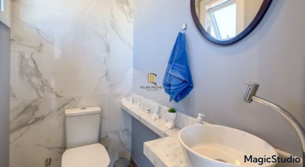 Casa 3 dormitórios no bairro Hípica