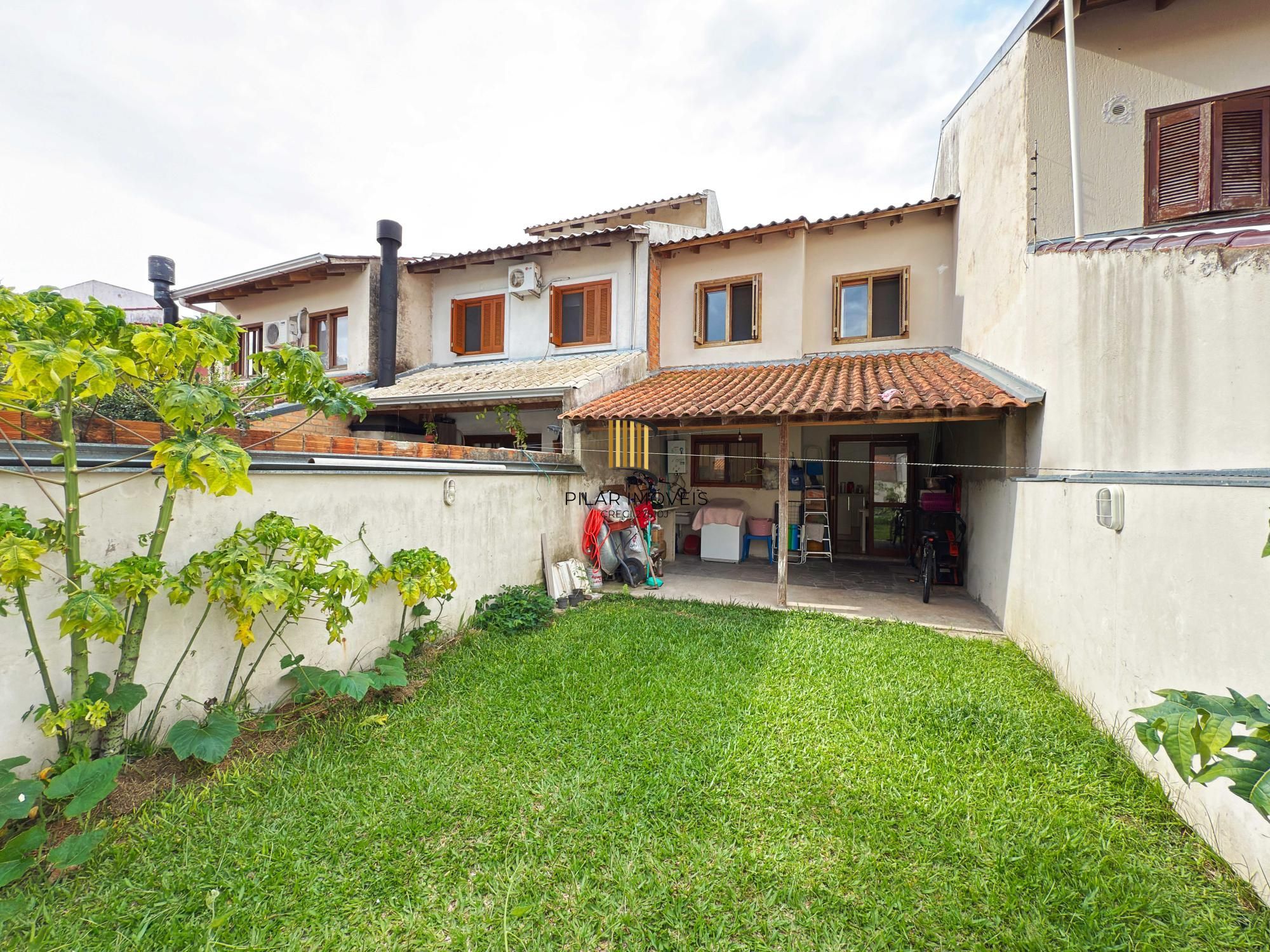 Sobrado 2 dormitórios no bairro Aberta dos Morros