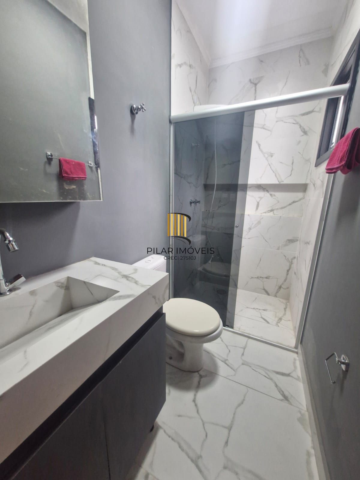 Casa 3 dormitórios no bairro Hípica