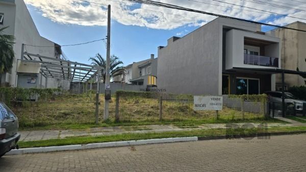 Terreno em Porto Alegre, no bairro Hípica, à venda.