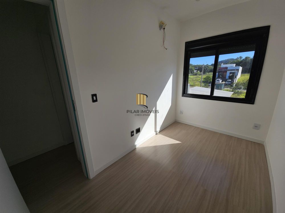 Casa 2 dormitórios no bairro Hípica