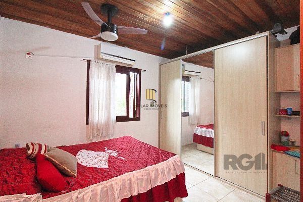 Casa em Porto Alegre, no bairro Ipanema, com 2 dormitório(s), e 2 banheiros, à venda.