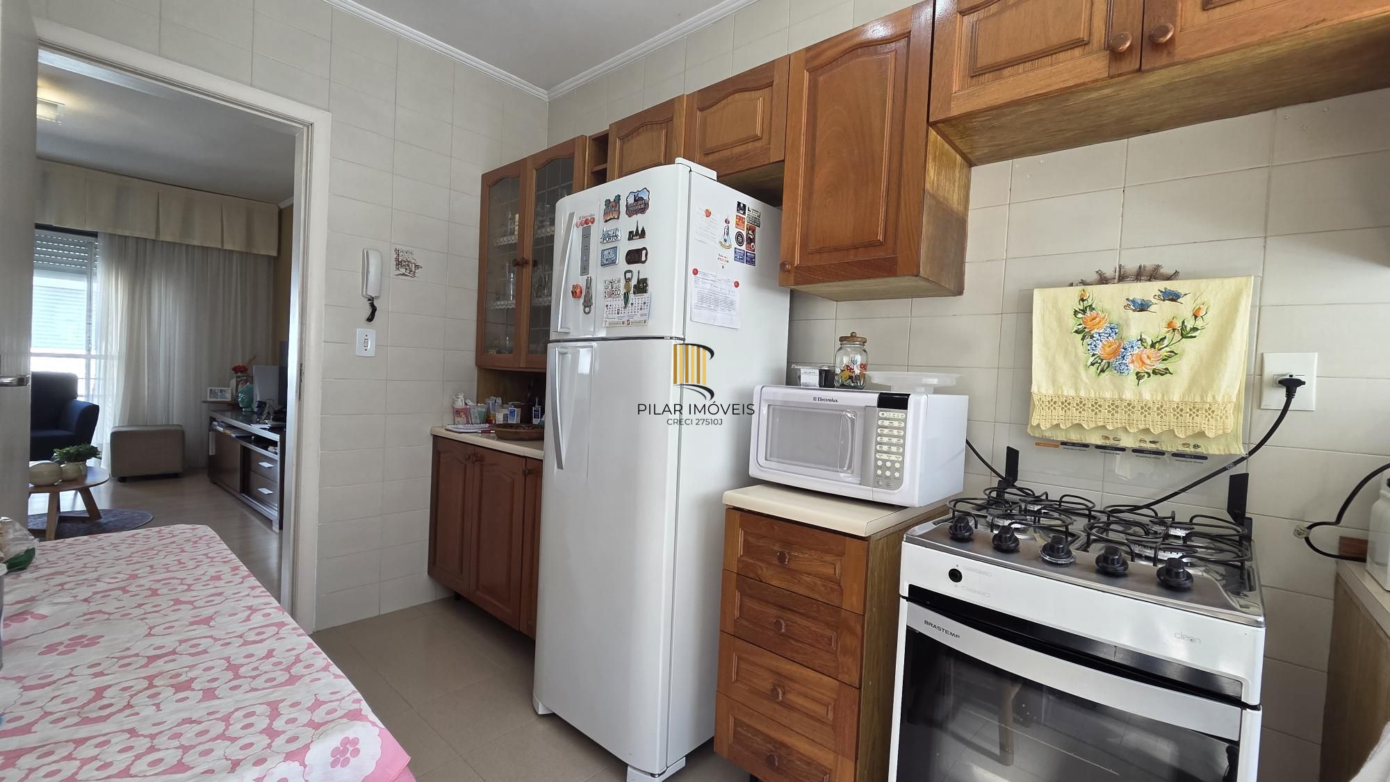 Ótimo apartamento com 79,4m2, 2 dorm. e dependencia completa.