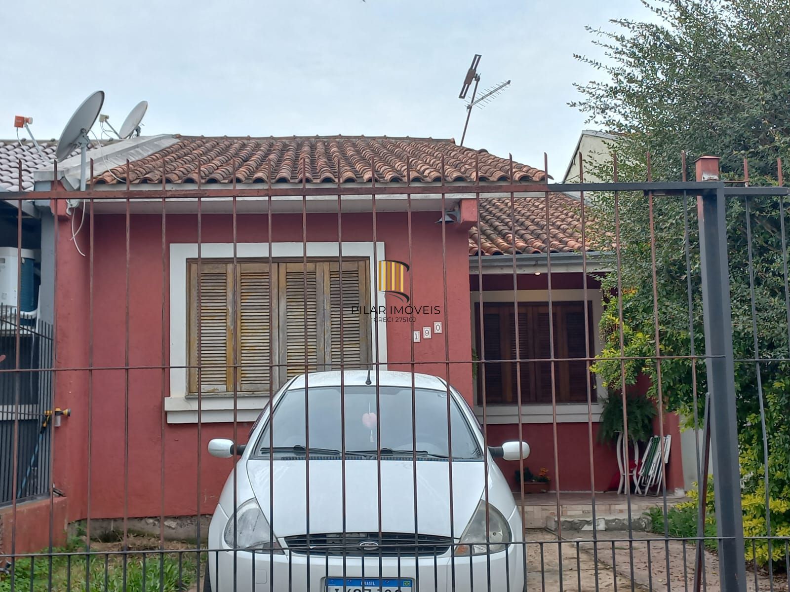 Casa 3 dormitórios com pátio