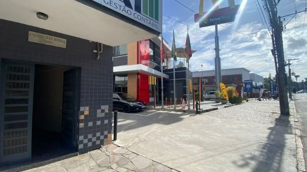 Conjunto/Sala em Porto Alegre, no bairro Tristeza, à venda.
