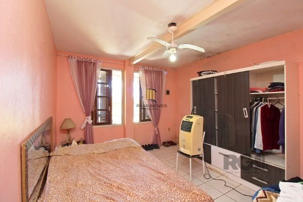 Casa em Porto Alegre, no bairro Jardim Itu, com 2 dormitório(s), e 2 banheiros, à venda.