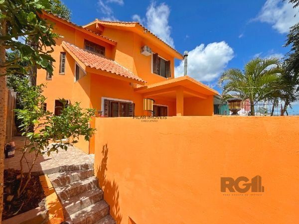 Casa para Venda - 144m², 2 dormitórios, 2 vagas - Lomba do Pinheiro