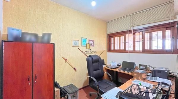 Casa 3 dormitórios no bairro Nonoai