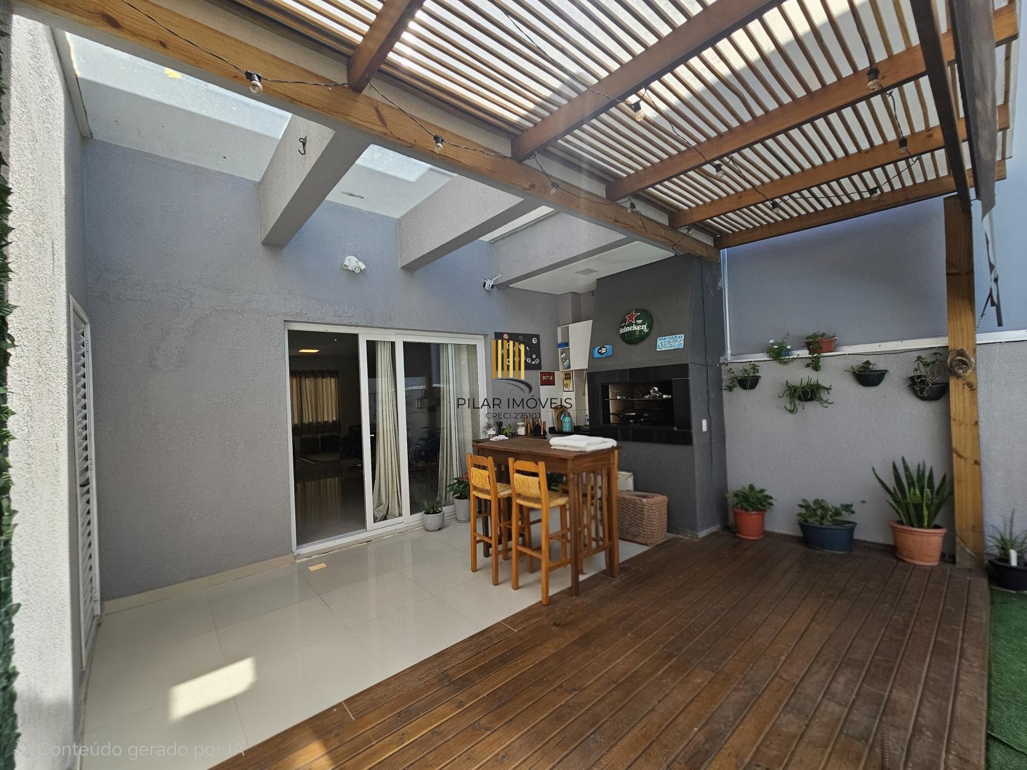 Lindo sobrado com 3 suítes  e piscina aquecida no Residencial lagos de Ipanema !