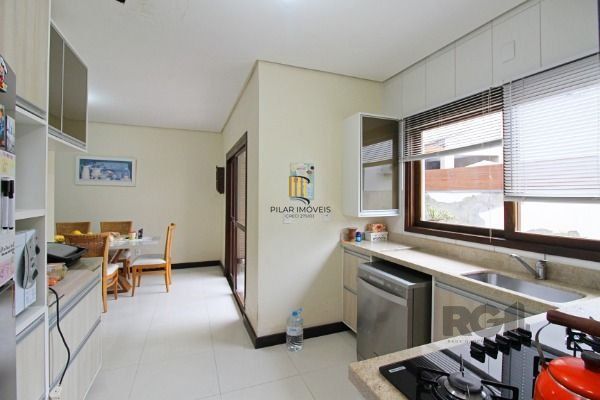 Casa Condominio para Venda - 137m², 3 dormitórios, sendo 1 suites, 3 vagas - Hípica