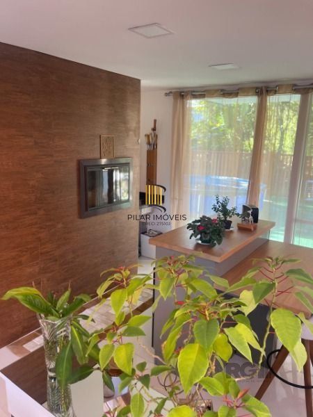 Casa Condominio em Porto Alegre, no bairro Jardim Carvalho, com 3 dormitório(s), à venda.