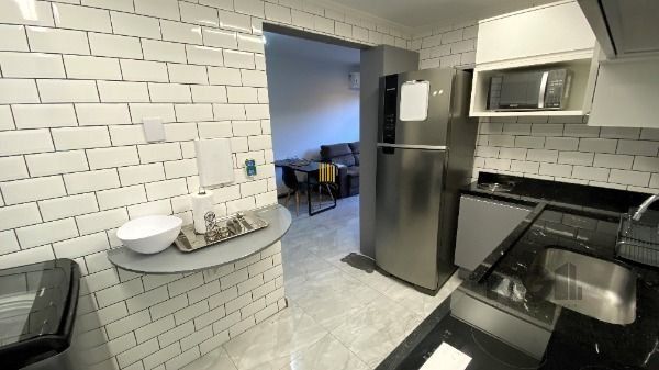 Apartamento em Porto Alegre, no bairro Cristal, com 1 dormitório(s), e 1 banheiros, à venda.