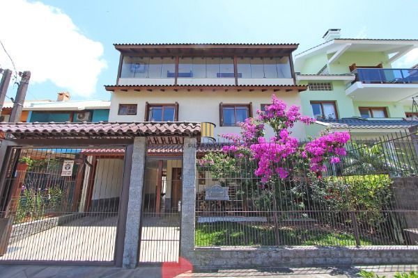 Casa para Venda - 360m², 3 dormitórios, sendo 1 suites, 4 vagas - Portal do Guarujá