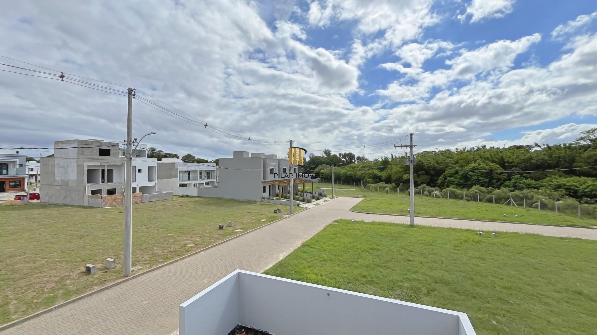 Casa Condominio em Porto Alegre, no bairro Campo Novo, com 3 dormitório(s), e 3 banheiros, à venda.