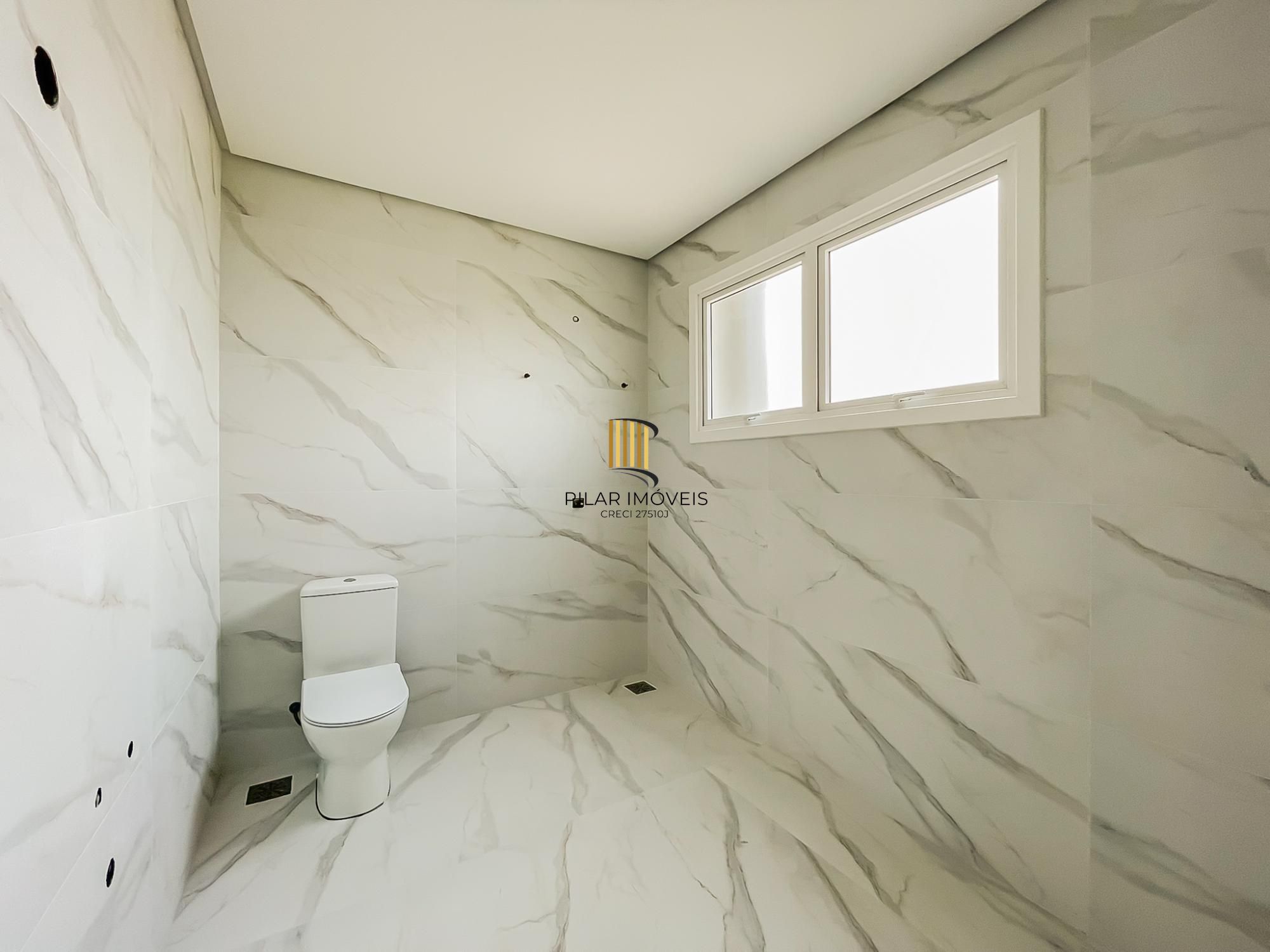 No Mirante do Lago, excelente residência com 3 suítes