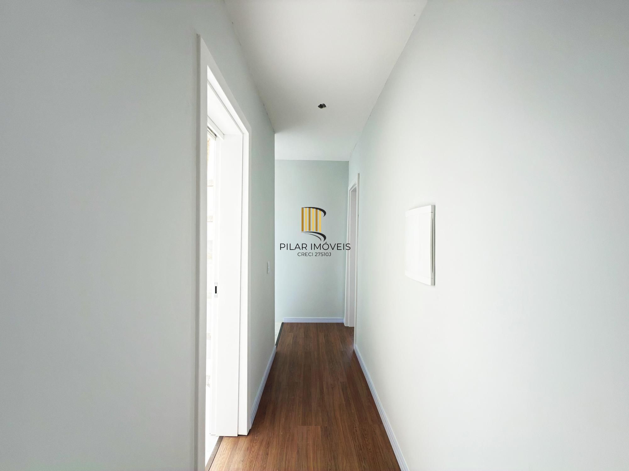 Casa 4 dormitórios( 1 dorm térreo) no Condomínio Villa Amalfi, na zona sul de Porto Alegre.