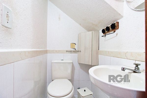 Casa Condominio em Porto Alegre, no bairro Aberta dos Morros, com 2 dormitório(s), e 2 banheiros, à venda.