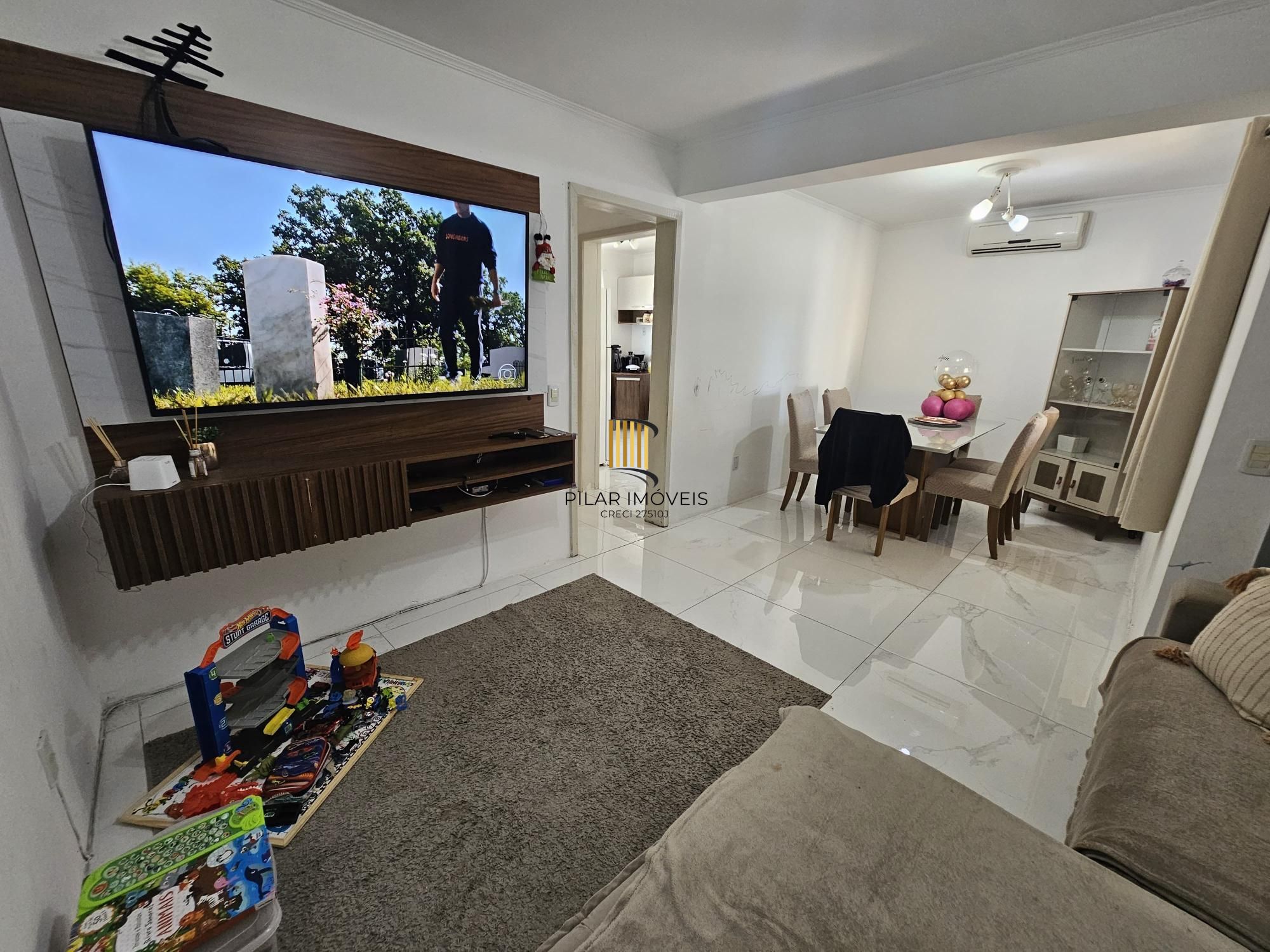 Casa com piscina terreno 10x30 zona sul de Porto Alegre
