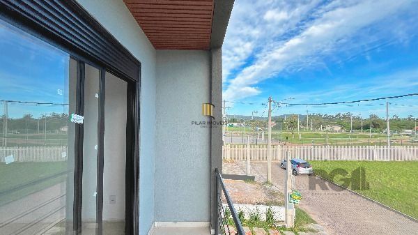 Casa em Porto Alegre, no bairro Hípica, com 3 dormitório(s), e 3 banheiros, à venda.