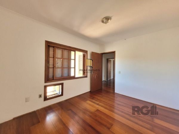 Casa 5 dormitórios no bairro Aberta dos Morros