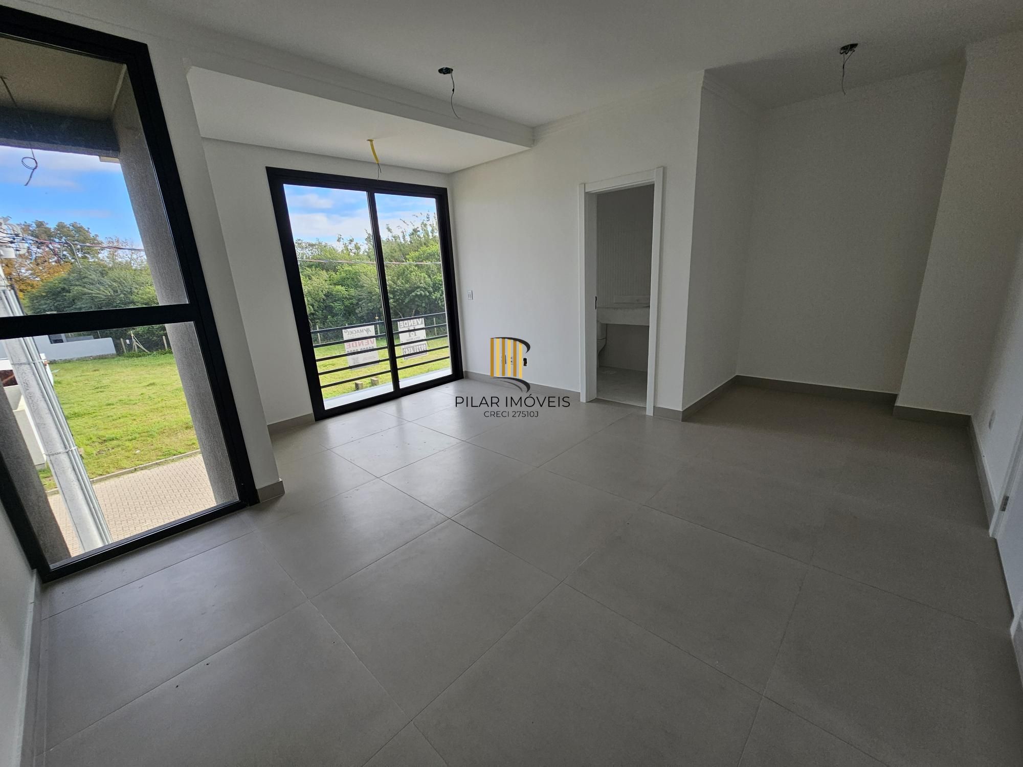 Casa Condominio em Porto Alegre, no bairro Campo Novo, com 3 dormitório(s), e 3 banheiros, à venda.