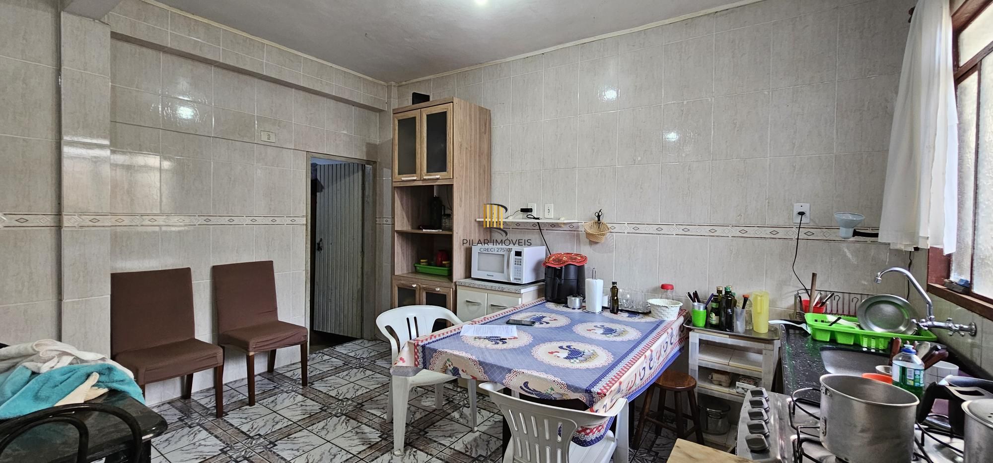 Casa 3 dormitórios no bairro Hípica